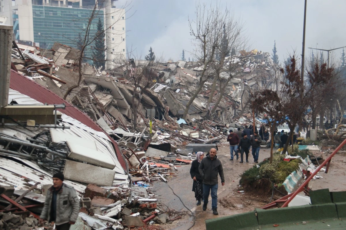 Havadan çekilen görüntülerde depremin acı bilançosu 