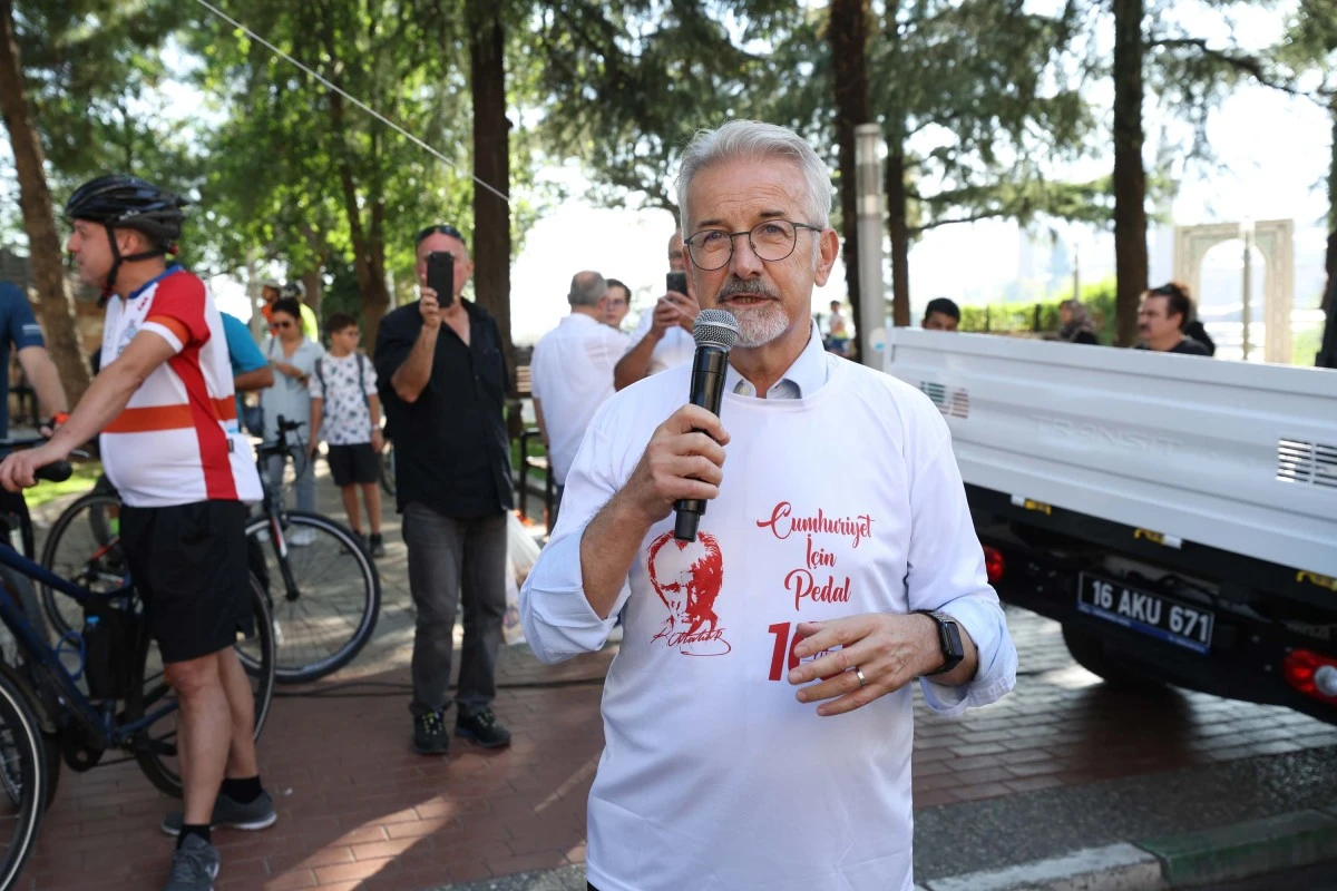 Bursa'da pedallar Cumhuriyet için Tophane'den Mudanya'ya çevrildi