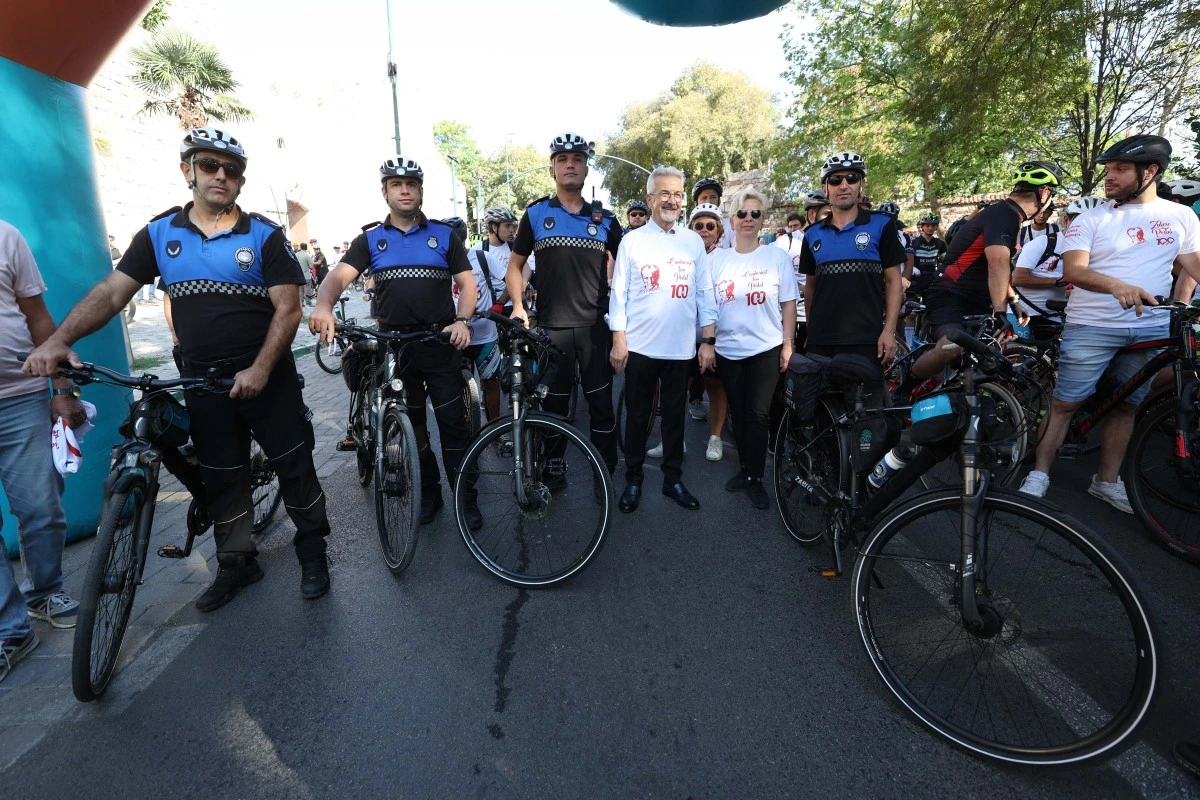 Bursa'da pedallar Cumhuriyet için Tophane'den Mudanya'ya çevrildi