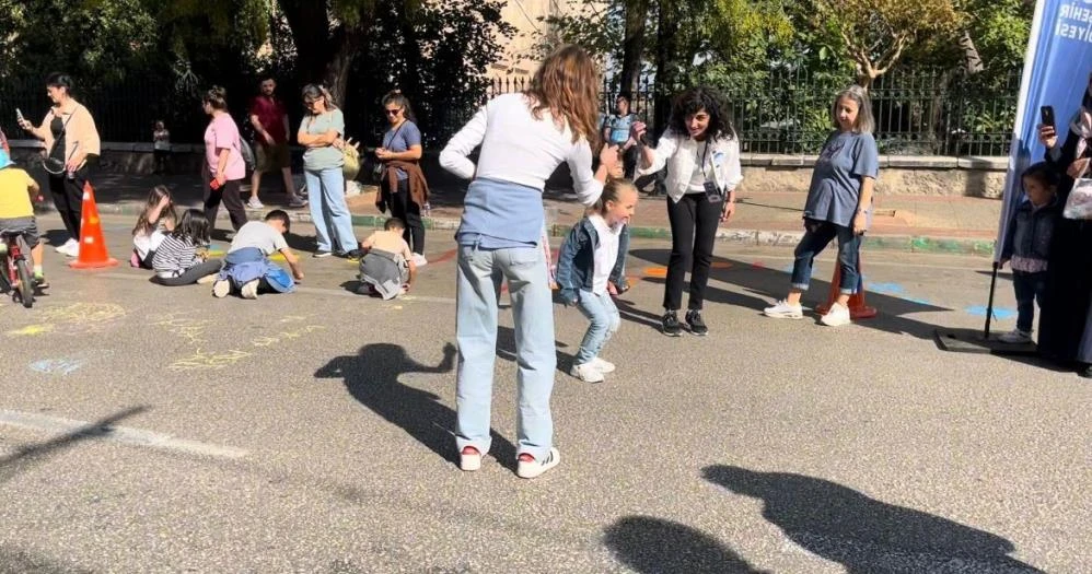 Bursa Atatürk Caddesi, araç trafiğine kapatılarak çocuklara bırakıldı