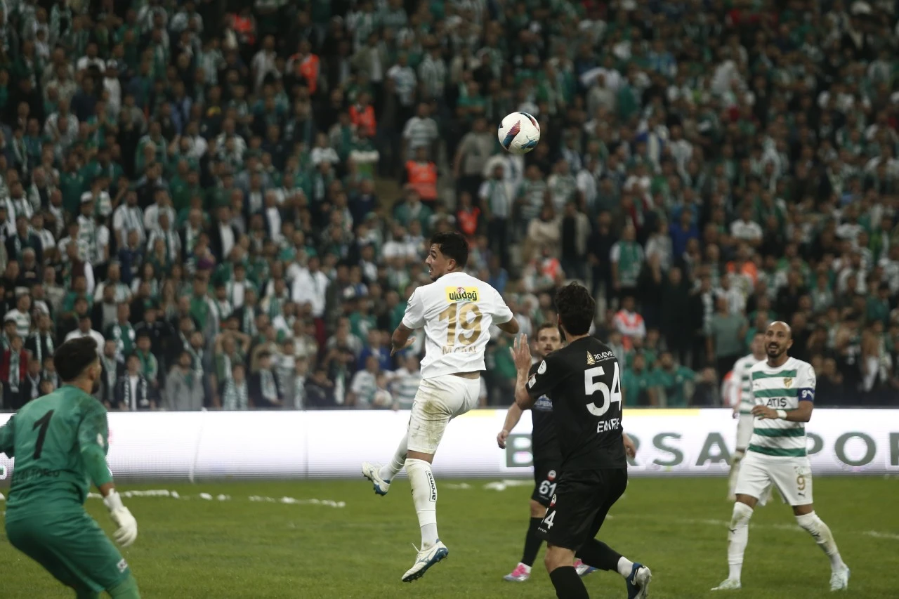 Bursaspor Kahramanmaraşspor'u 3- 0 yendi