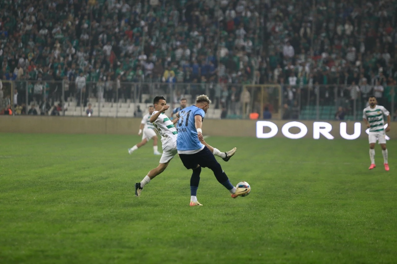 Bursaspor Kütahyaspor karşısında 1-0 öne geçti