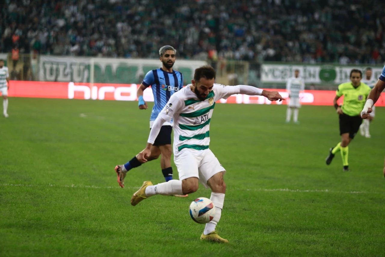 BURSASPOR BELEDİYE  KÜTAHYASPOR'U 3- 0 YENDİ