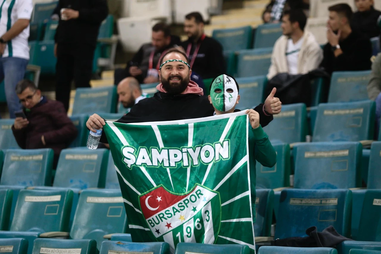 Ziraat Türkiye Kupası'nda Bursaspor - 7 Eylül Turgutlu karşılaşmasında ısınma turları  