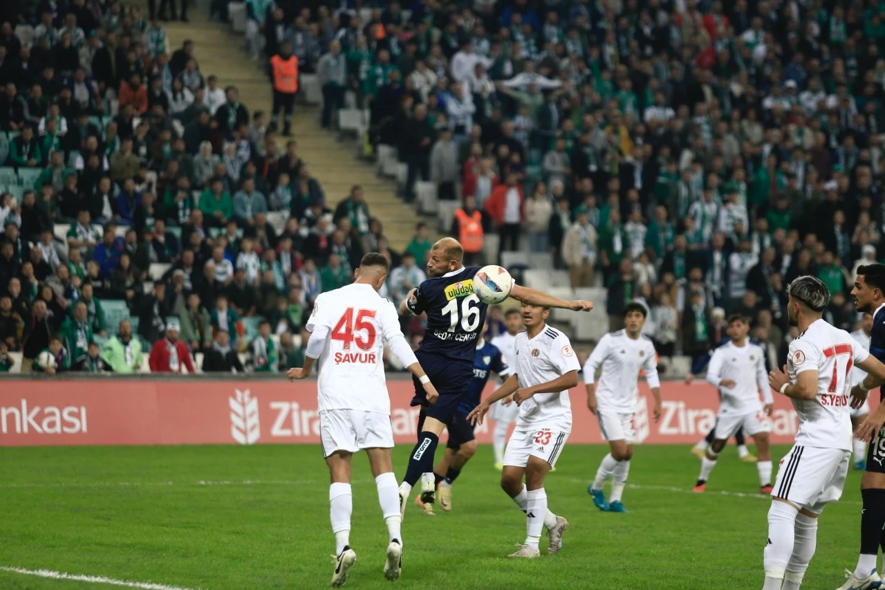 Ziraat Türkiye Kupası Bursaspor - 7 Eylül Turgutlu 1984 karşılaşmasında ilk yarı