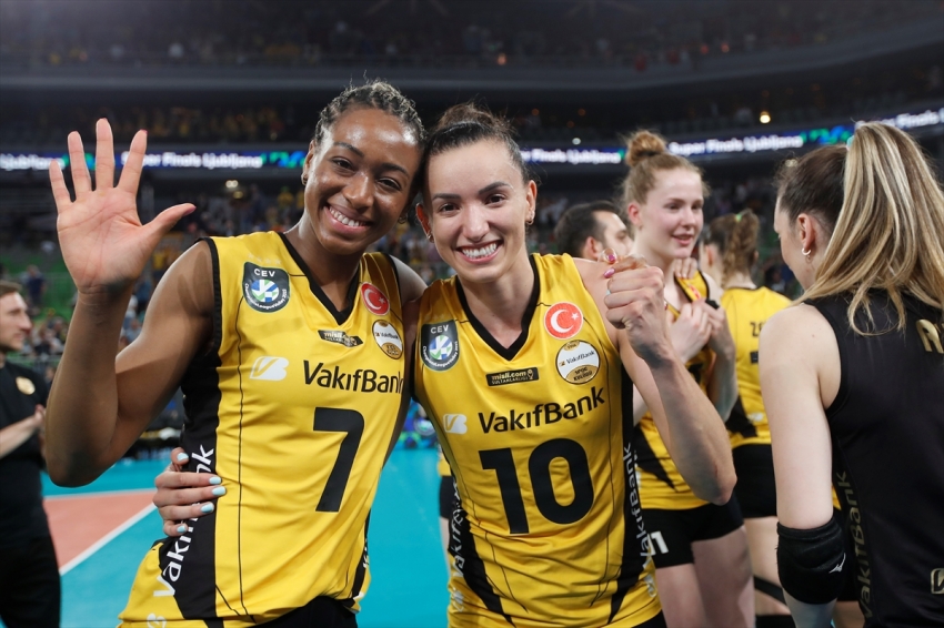 VakıfBank'ın tarih yazdığı maçtan en özel kareler