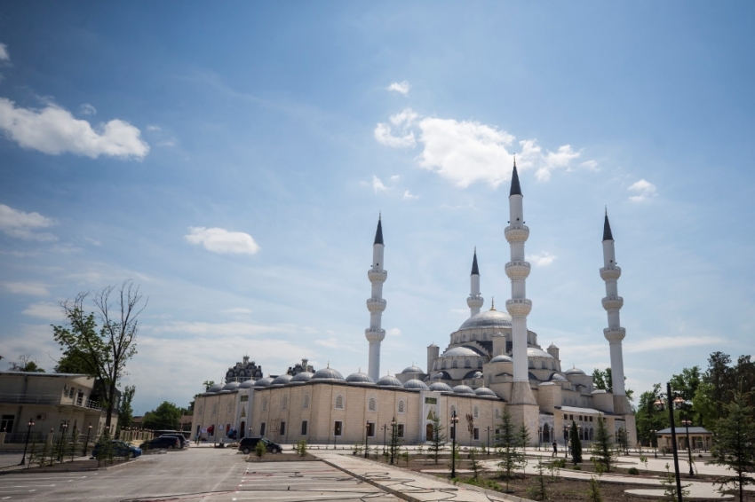 Orta Asya’nın en büyük camisini Erdoğan ibadete açacak