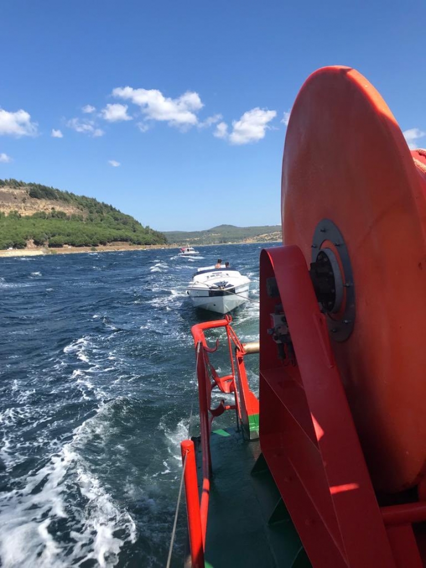 Çanakkale Boğazı’nda sürüklenen gemi kurtarıldı