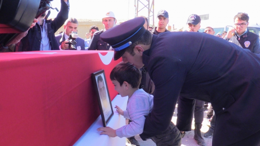 Şehit polis memuru son yolculuğuna uğurlandı