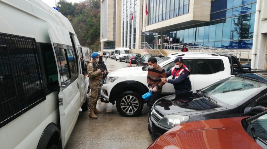 Çin vatandaşı gemi kaptanı 30 yıllık hapis cezasını duyunca mahkeme salonunda bayıldı