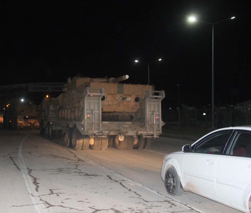 Vatandaşlar Türk askerini uğurladı