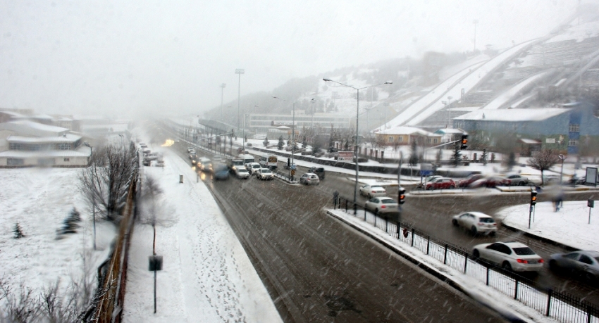 Erzurum’da kar kalınlığı 20 santimetreye ulaştı