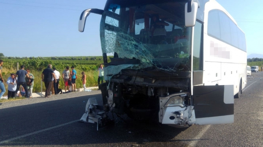 Manisa’da katliam gibi kaza: 6 ölü, 8 yaralı