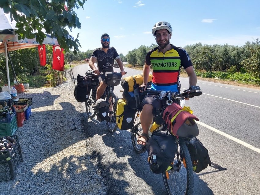 4 bin kilometre pedal çevirerek İznik’e geldiler