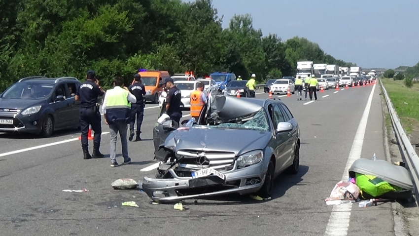 Şehit polisi son yolculuğuna binler uğurladı