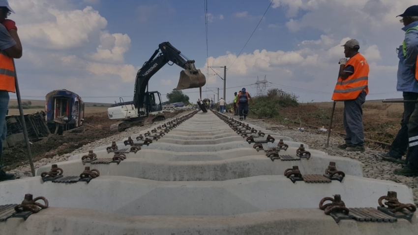 Kaza mahallindeki raylar onarılıyor