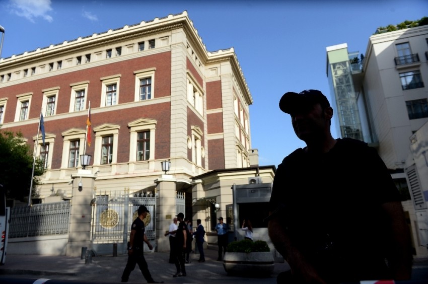 Almanya Başkonsolosluğu önünde yoğun güvenlik önlemi