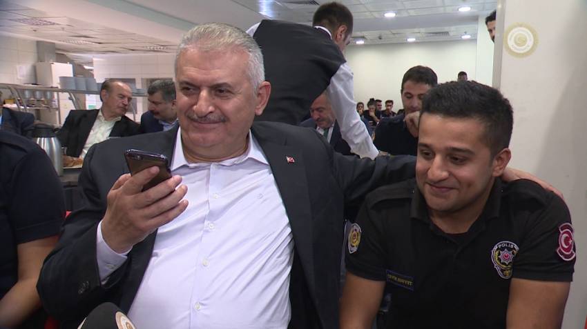 Başbakan Yıldırım polis memuru için telefonda kız istedi