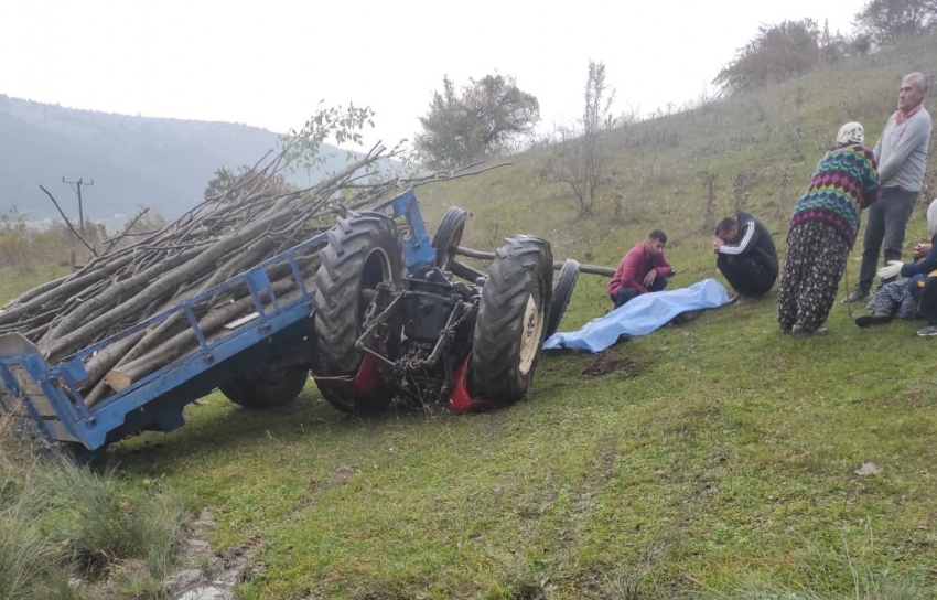 Traktörün altında kalan sürücü hayatını kaybetti