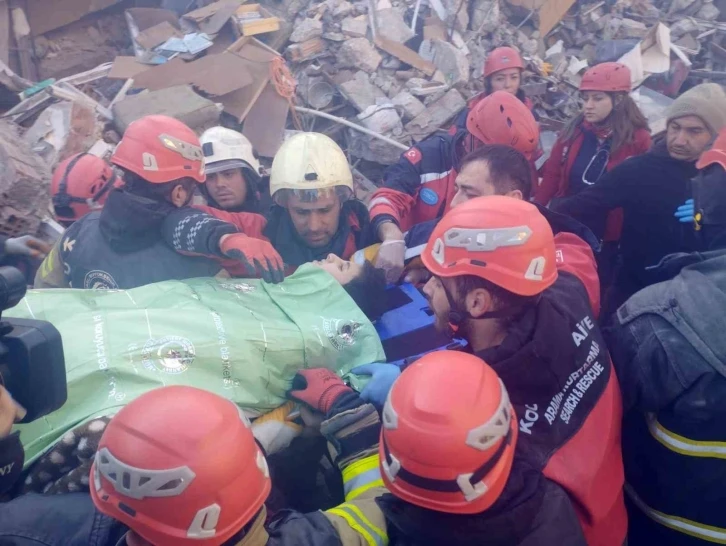 12 yaşındaki Muhammet’i kurtaran itfaiye eri mutluluktan böyle ağladı