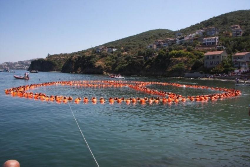 Mudanya'da rekorlar kitabına giren Barış Sembolü oluşturuldu