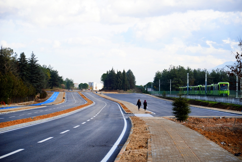 Uludağ Üniversitesi'nin yenilenen yolu trafiğe açılıyor