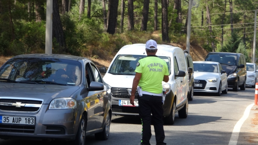 Marmaris, giriş ve çıkış noktalarında denetimler sürüyor