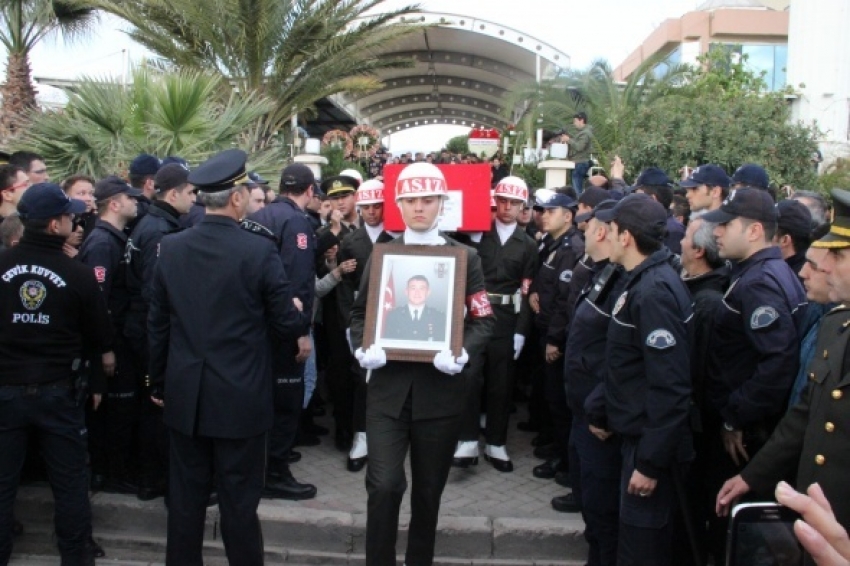 İzmir, şehidini böyle uğurladı!