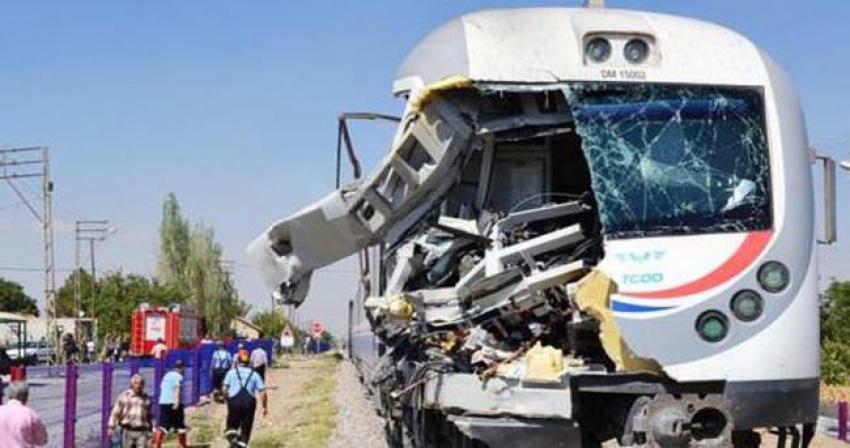 Elazığ'da iki tren çarpıştı