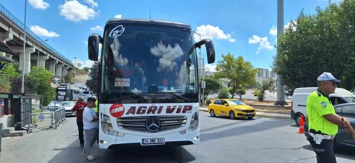 15 Temmuz Demokrasi Otogarında yolculara ve otobüslere denetim