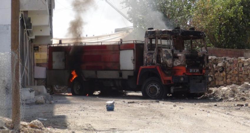 Silvan’da teröristler itfaiye aracını böyle yaktı