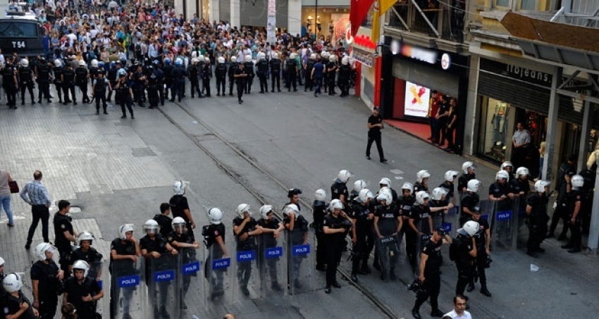İstiklal Caddesi'nde 'Gezi' arbedesi! 