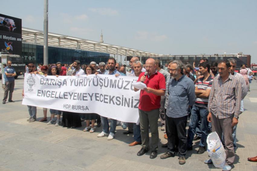 HDP'liler basın açıklaması yaptı, polis  kuş uçurtmadı