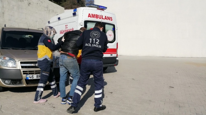 Ehliyet isteyen polise bayılma numarası yaptı