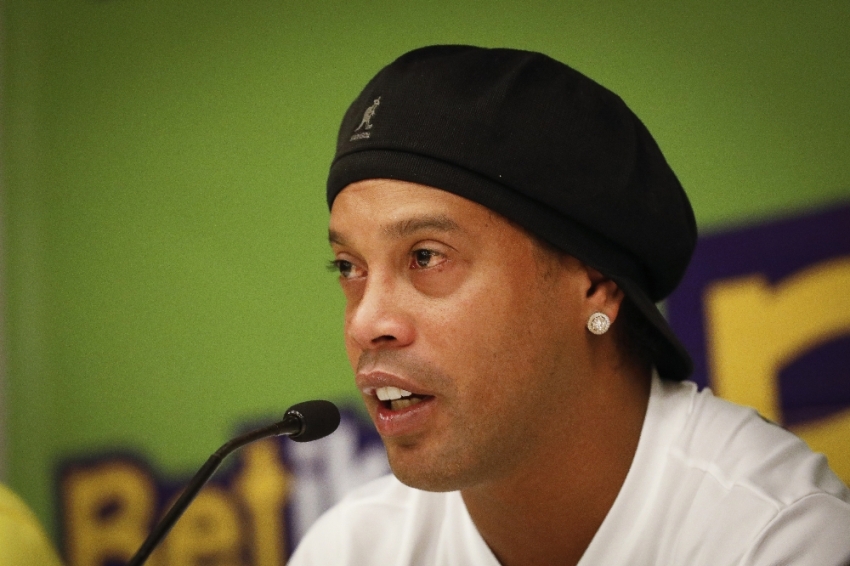 Ronaldinho’nun pasaportuna el konuldu