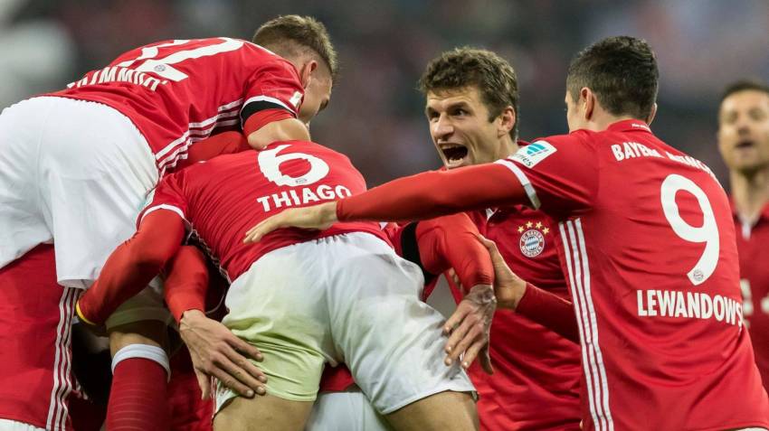 Hakan'ın golü Bayern'i devirmeye yetmedi