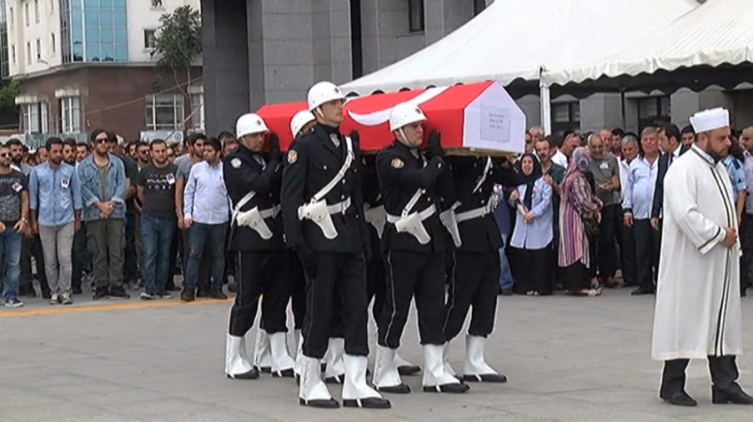 İstanbul şehidi için tören
