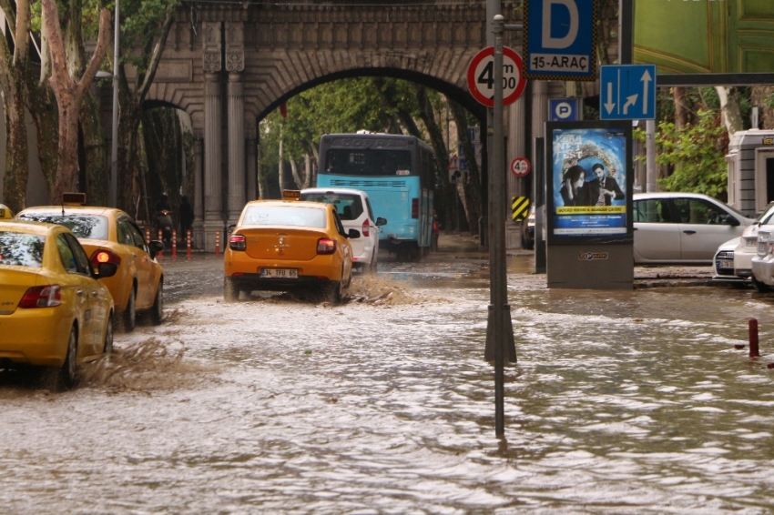 İstanbul’da şiddetli yağmur!