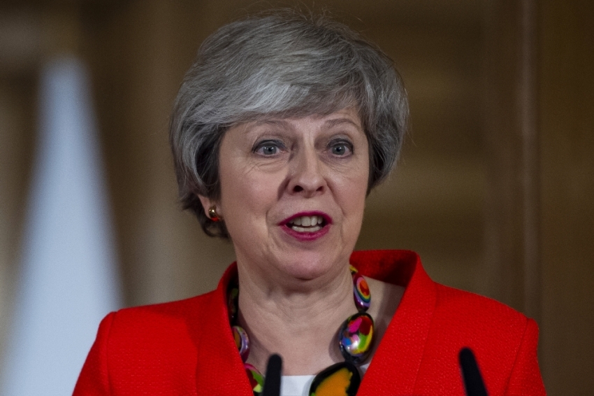 Theresa May Brüksel’den eli boş döndü