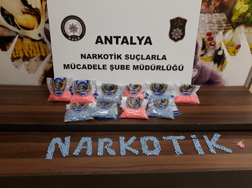 Antalya merkezli uyuşturucu operasyonu: 12 gözaltı