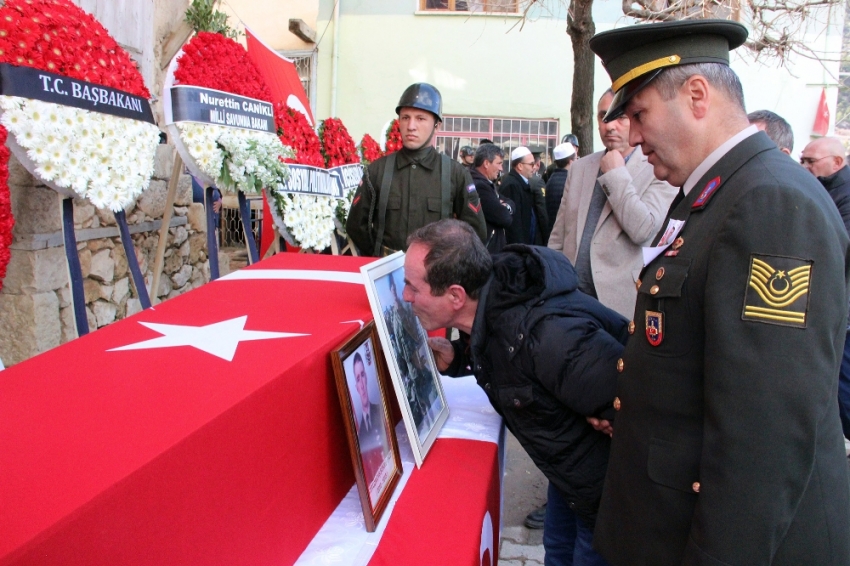 Karamanlı şehit son yolculuğuna uğurlandı