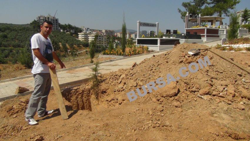 Bursa’da mezar açtıran skandal! (ÖZEL HABER)