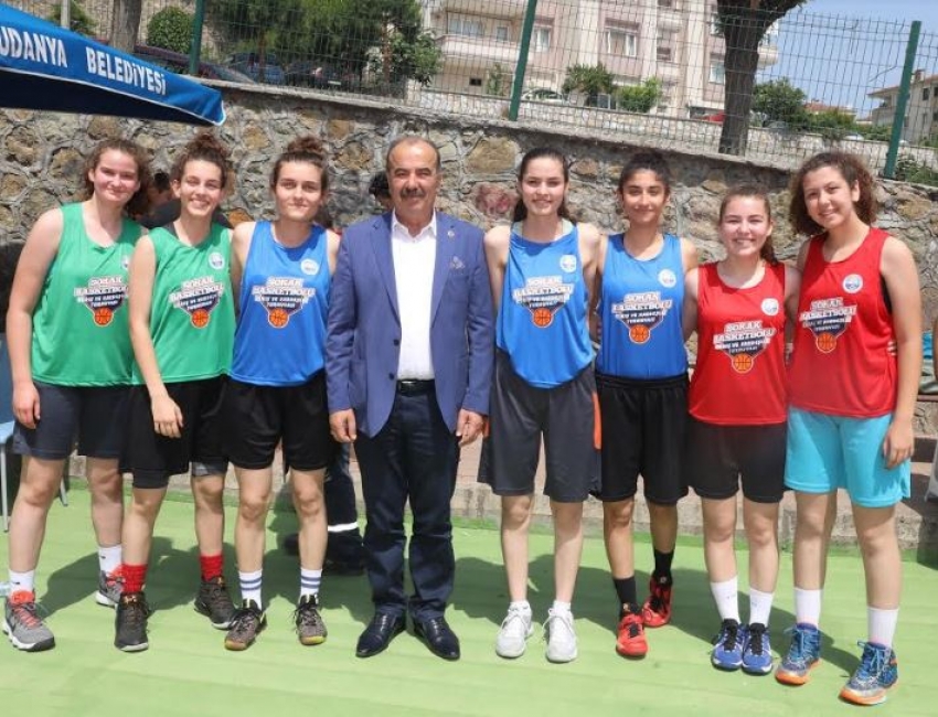 Mudanya'da sokak basketbolu heyecanı