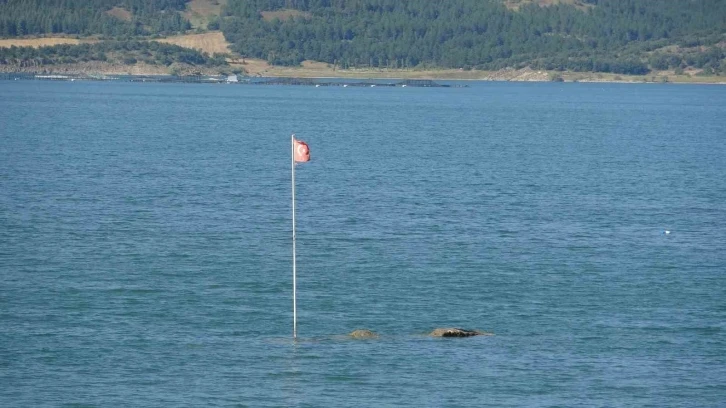 2 yıl önce yürünebilen yerde şimdi balık avlanıyor
