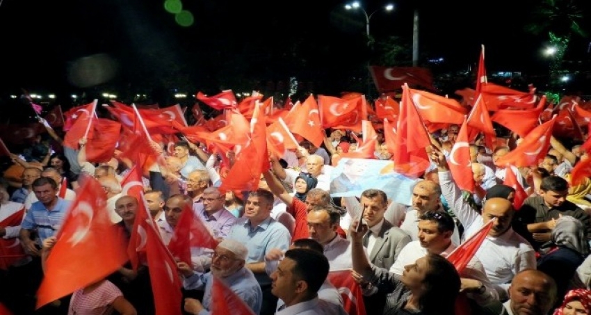 Mudanya demokrasi nöbetine sahip çıktı