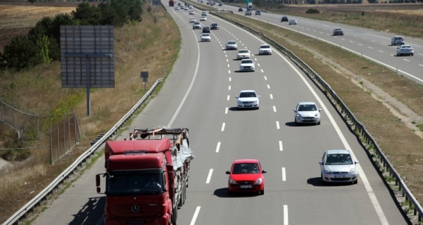 Trafikte dönüş yoğunluğu başladı