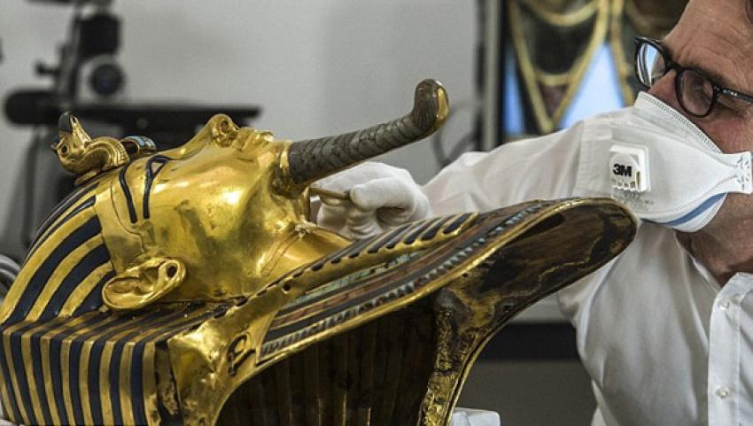 Tutankhamun’un maskesi yeniden onarıldı