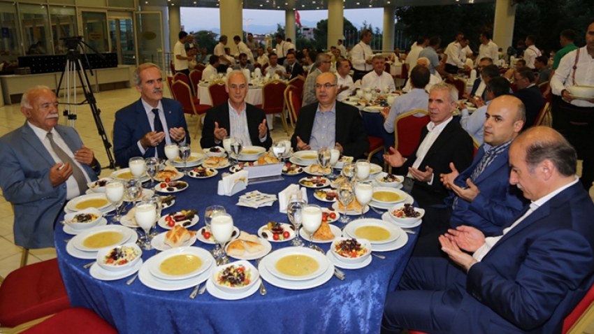 Büyükşehir ailesi iftarda buluştu