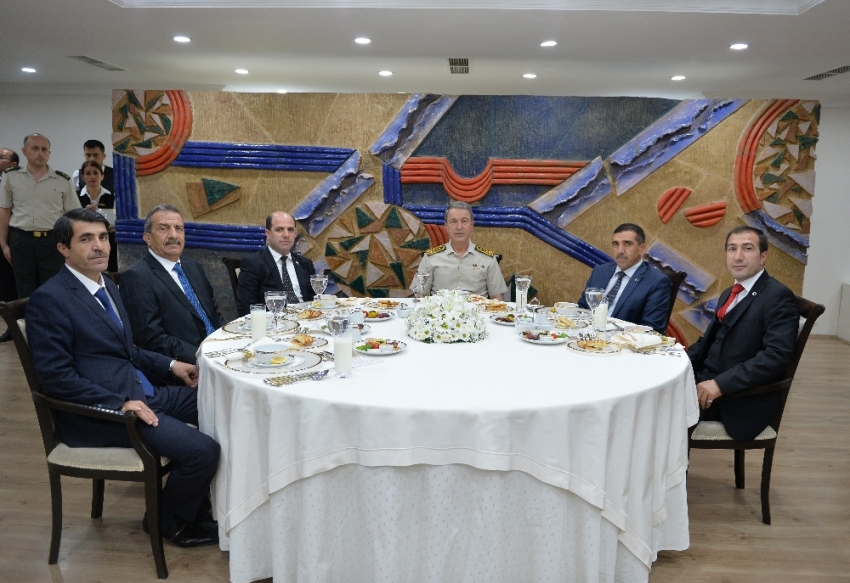 Orgeneral Akar koruculara iftar verdi