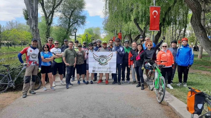 25 kişi bisiklete özendirmek için planladı
